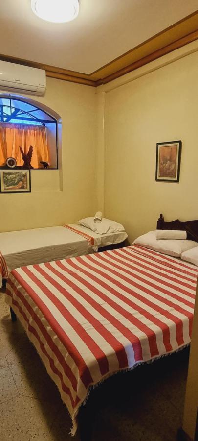 Casa Familya Hotel Batac Eksteriør billede