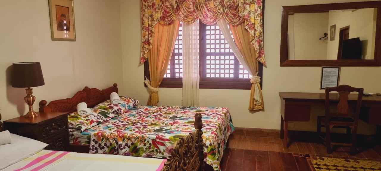 Casa Familya Hotel Batac Eksteriør billede
