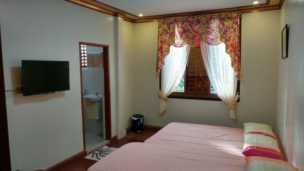 Casa Familya Hotel Batac Eksteriør billede